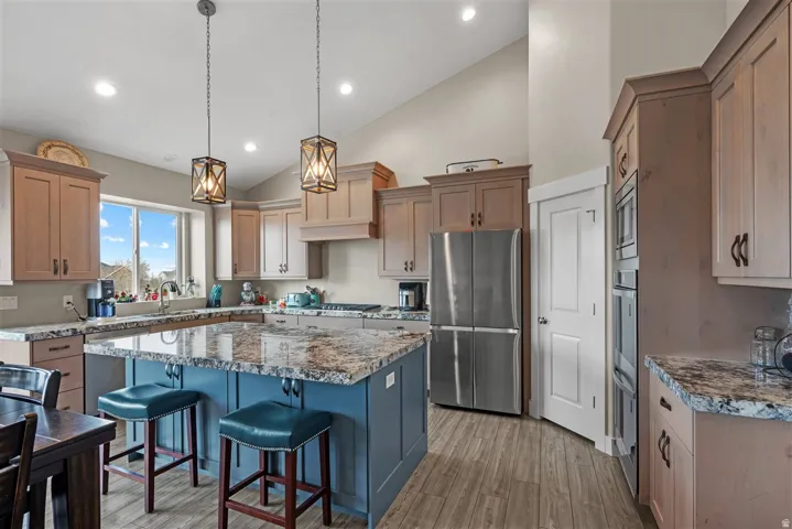 7967 N Spring Valley Ln #321, Lake Point, Utah 84074