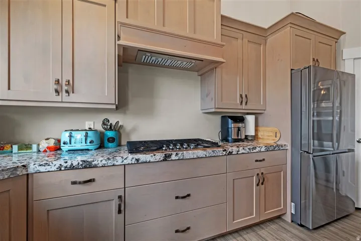 7967 N Spring Valley Ln #321, Lake Point, Utah 84074