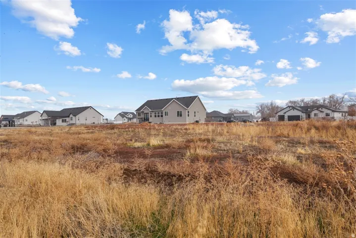 7967 N Spring Valley Ln #321, Lake Point, Utah 84074