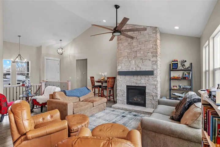 7967 N Spring Valley Ln #321, Lake Point, Utah 84074