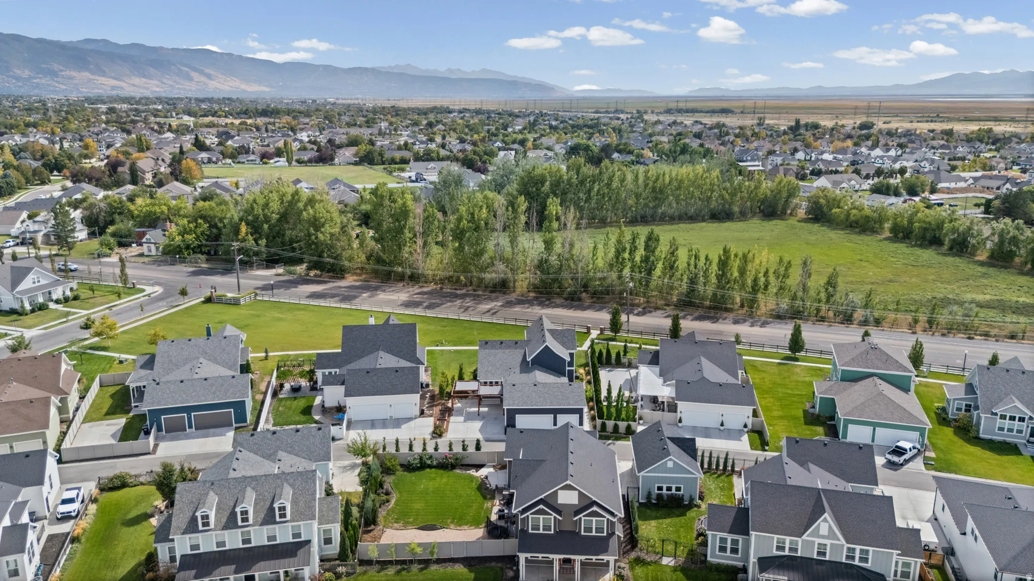 Expansive neighborhood with varied residential architecture