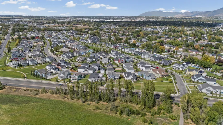 Expansive neighborhood with varied residential architecture