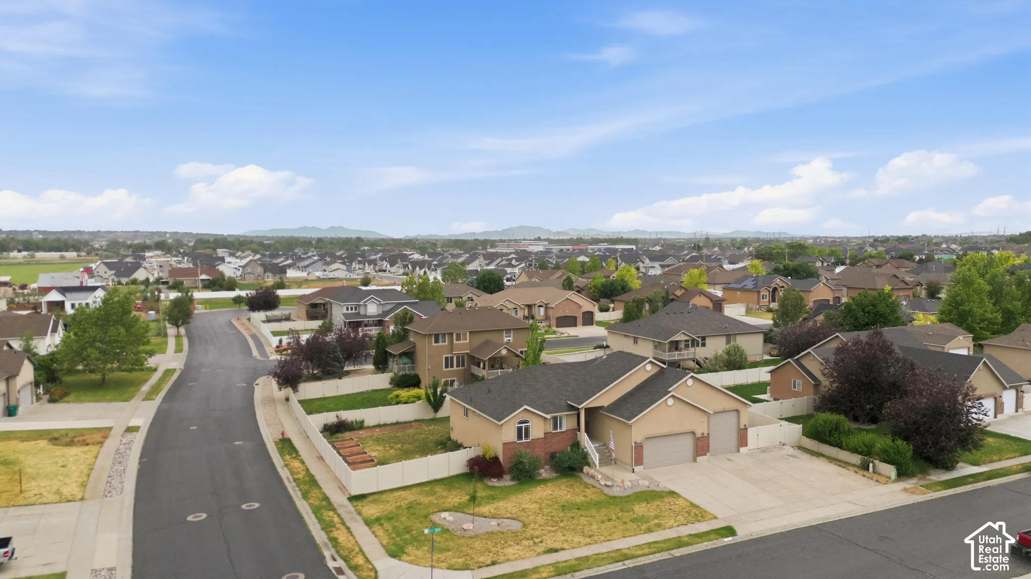 Suburban neighborhood featuring established residential properties