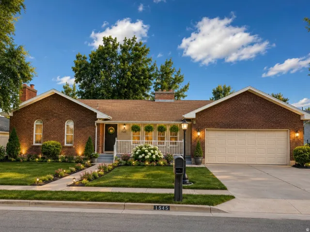 VIRTUALLY STAGED EXTERIOR