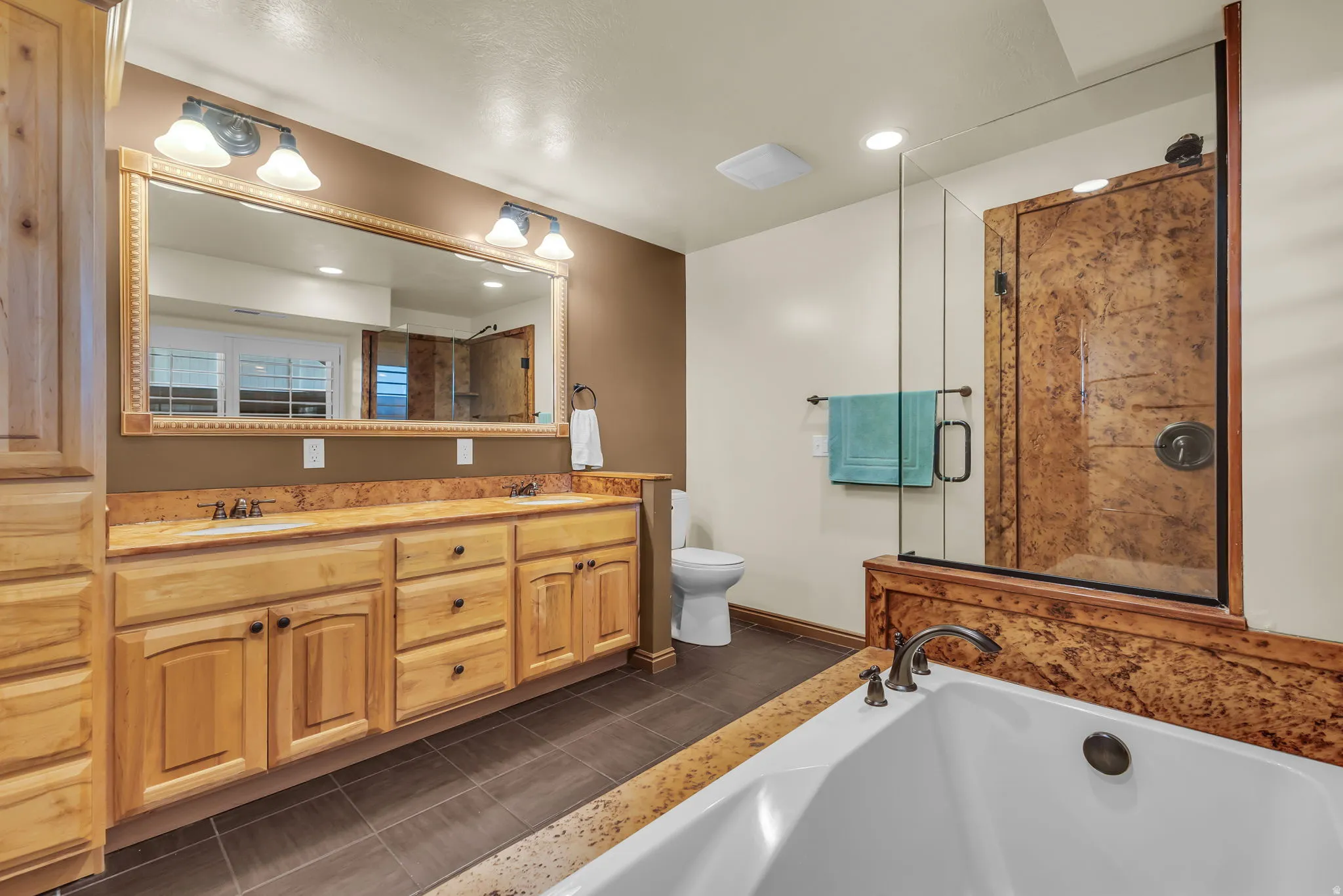 Bathroom with jetted tub