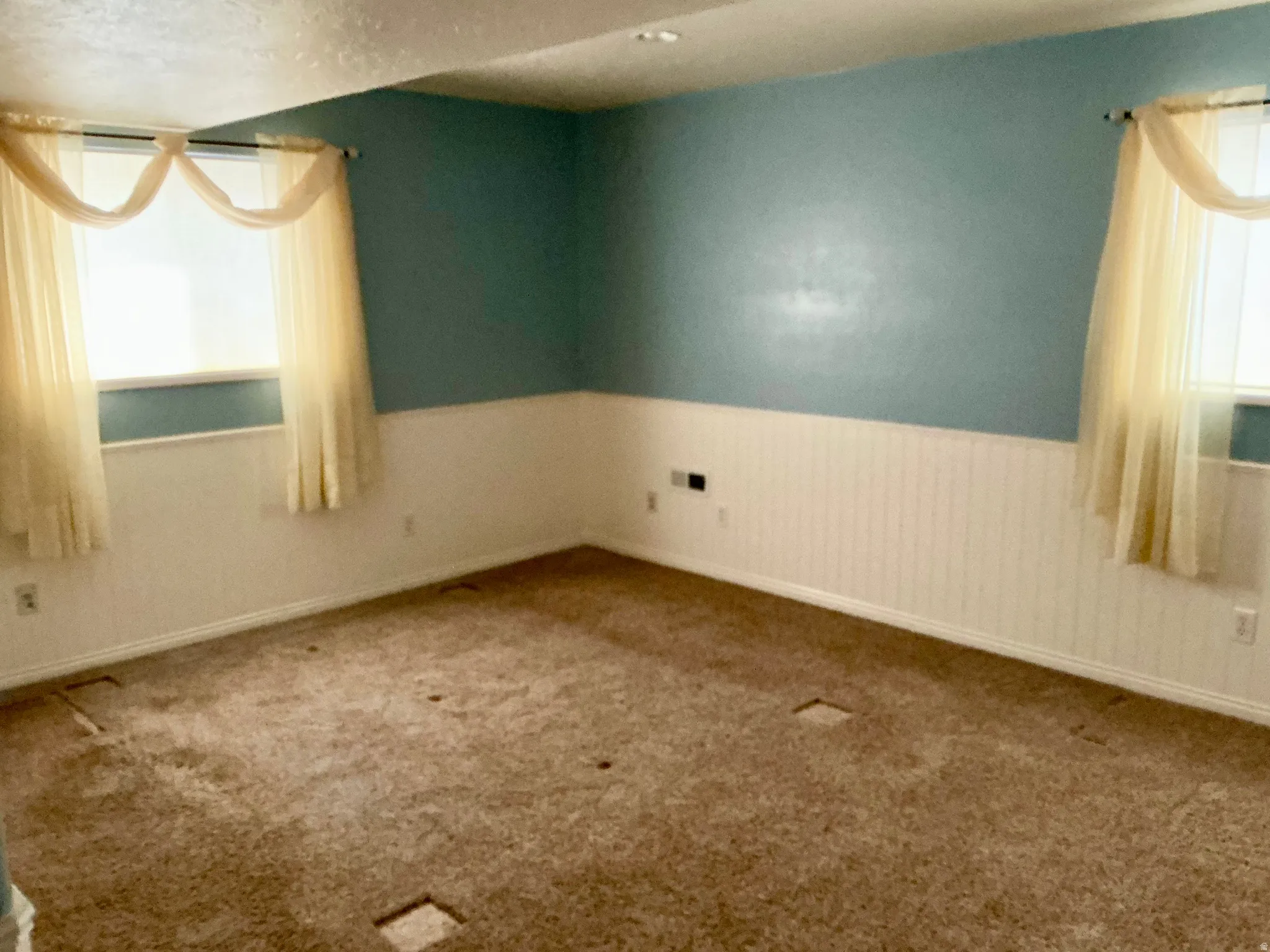 BASEMENT BEDROOM+