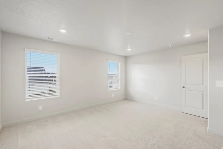 **DISCLAIMER** Interior package may vary. Empty room