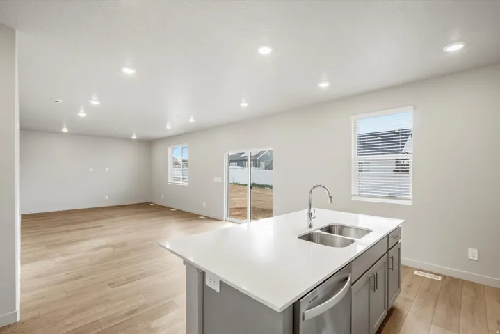 **DISCLAIMER** Interior package may vary. Kitchen