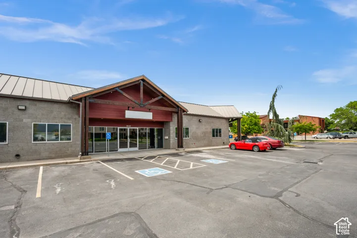 Outdoor building