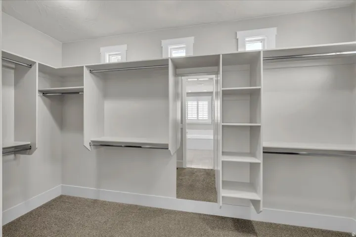Walk in closet