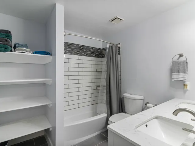 Main bathroom
