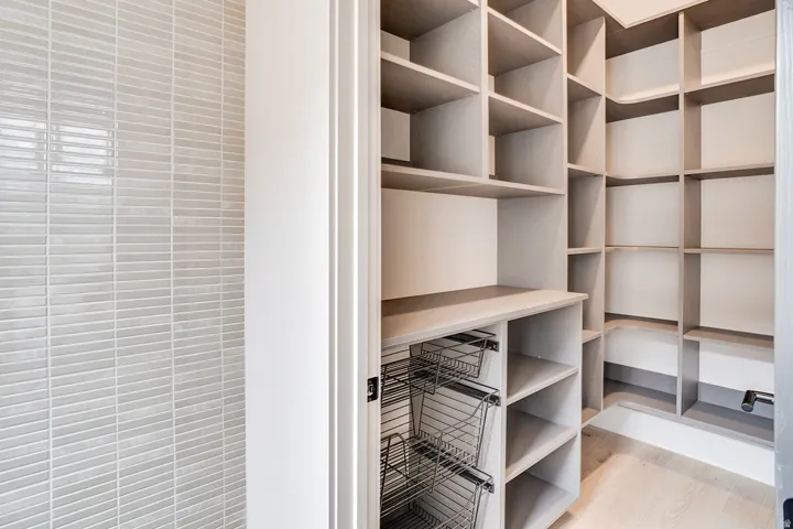 Walk in closet