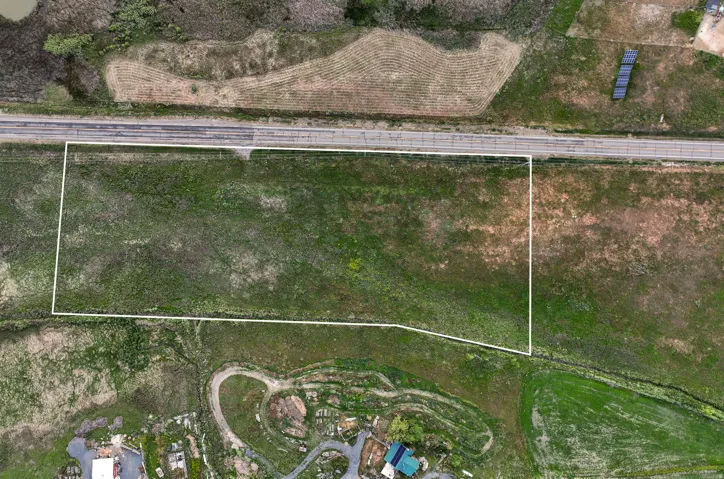 Aerial Boundary Map. Depicting the property outline and surrounding geographical elements