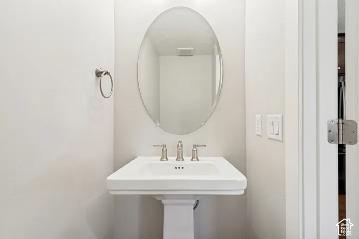 10422 S Beetdigger Blvd, Sandy, Utah 84070
