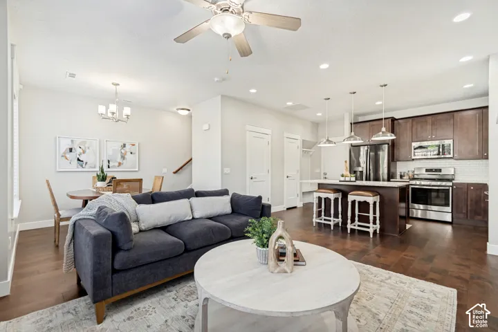 10422 S Beetdigger Blvd, Sandy, Utah 84070