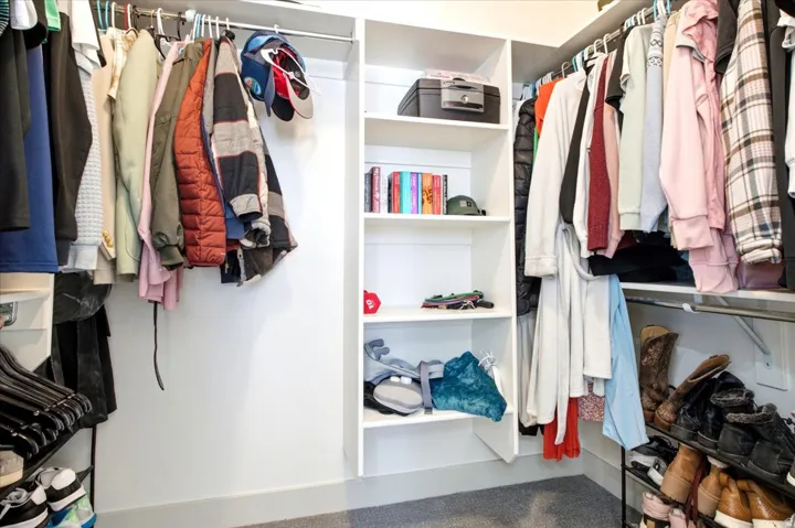 Walk-in closet