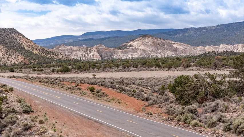 2196 E Teasdale Rd, Teasdale, Utah 84773