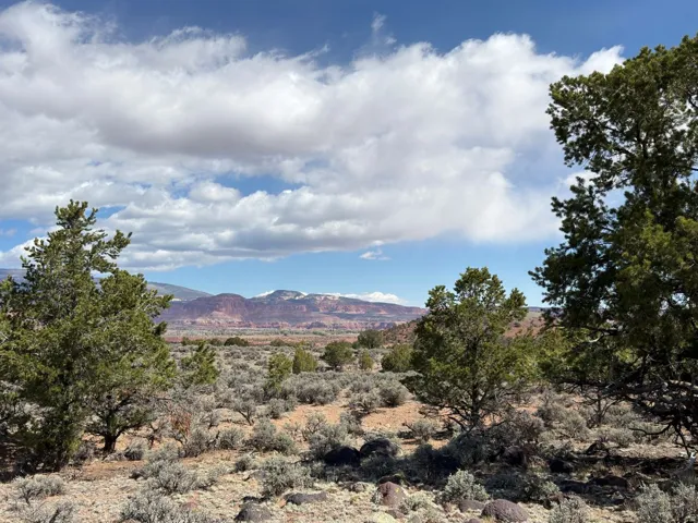 2196 E Teasdale Rd, Teasdale, Utah 84773