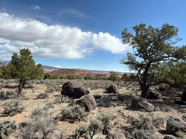 2196 E Teasdale Rd, Teasdale, Utah 84773