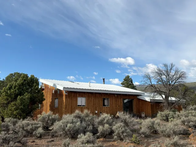 2196 E Teasdale Rd, Teasdale, Utah 84773