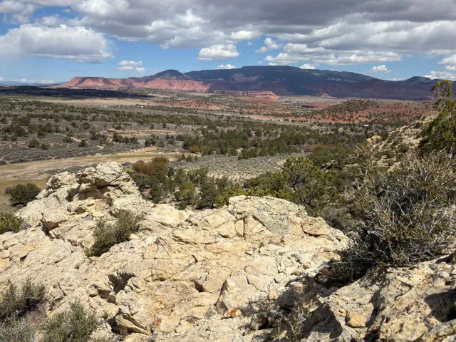 2196 E Teasdale Rd, Teasdale, Utah 84773