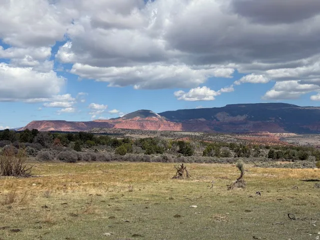 2196 E Teasdale Rd, Teasdale, Utah 84773