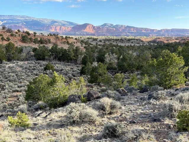 2196 E Teasdale Rd, Teasdale, Utah 84773