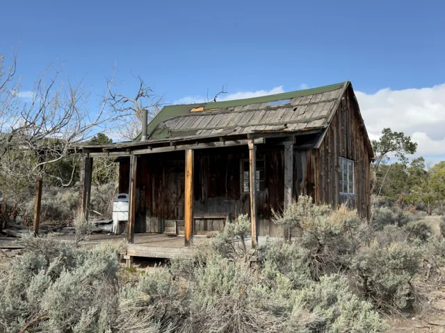 2196 E Teasdale Rd, Teasdale, Utah 84773