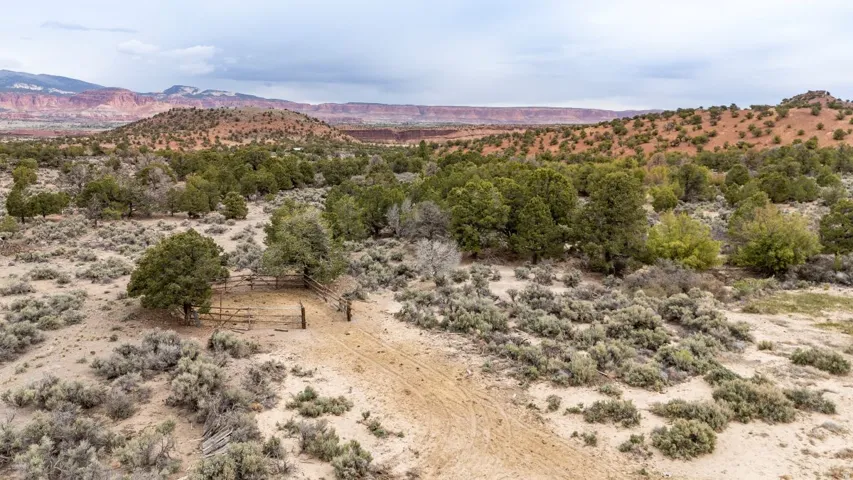 2196 E Teasdale Rd, Teasdale, Utah 84773