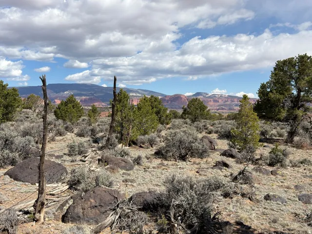 2196 E Teasdale Rd, Teasdale, Utah 84773
