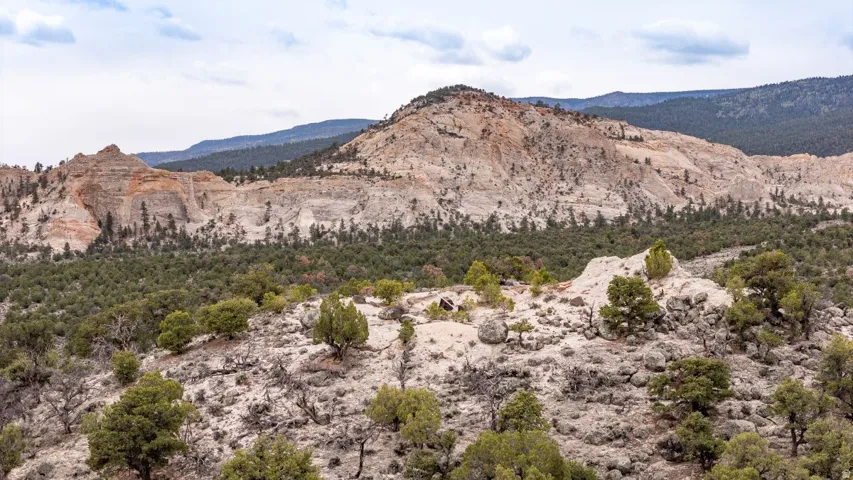 2196 E Teasdale Rd, Teasdale, Utah 84773
