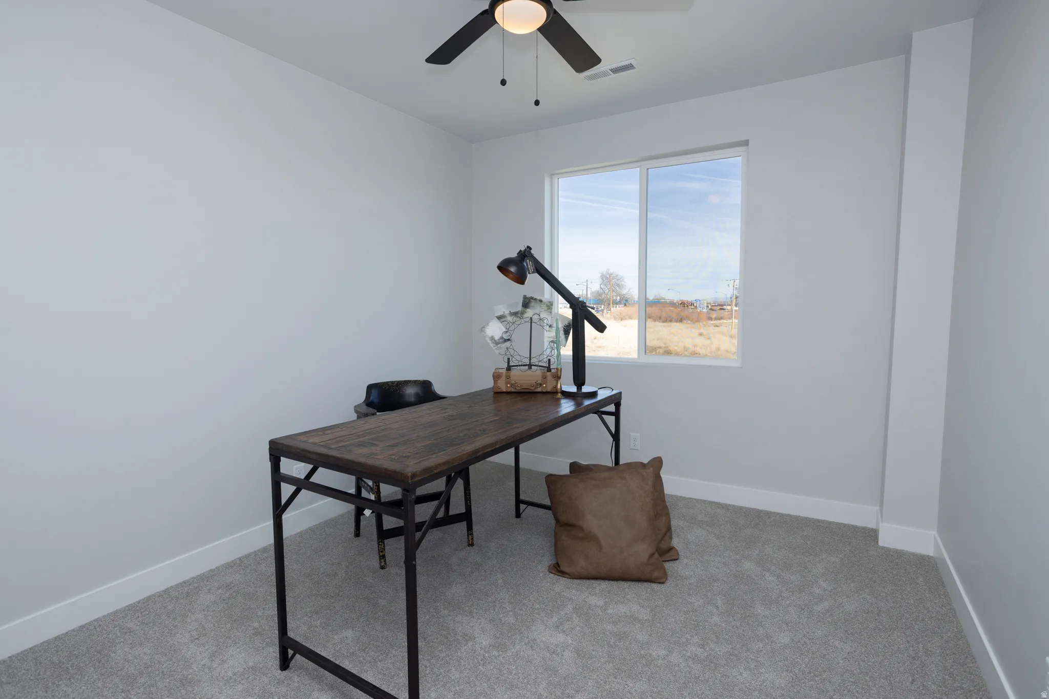 Picture is from the Model. Interior floor plan may vary, same upgraded features