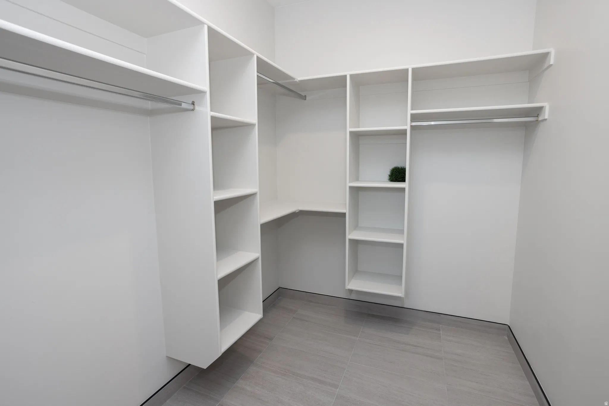 Master closet picture is from the Model. Interior floor plan may vary, same upgraded features