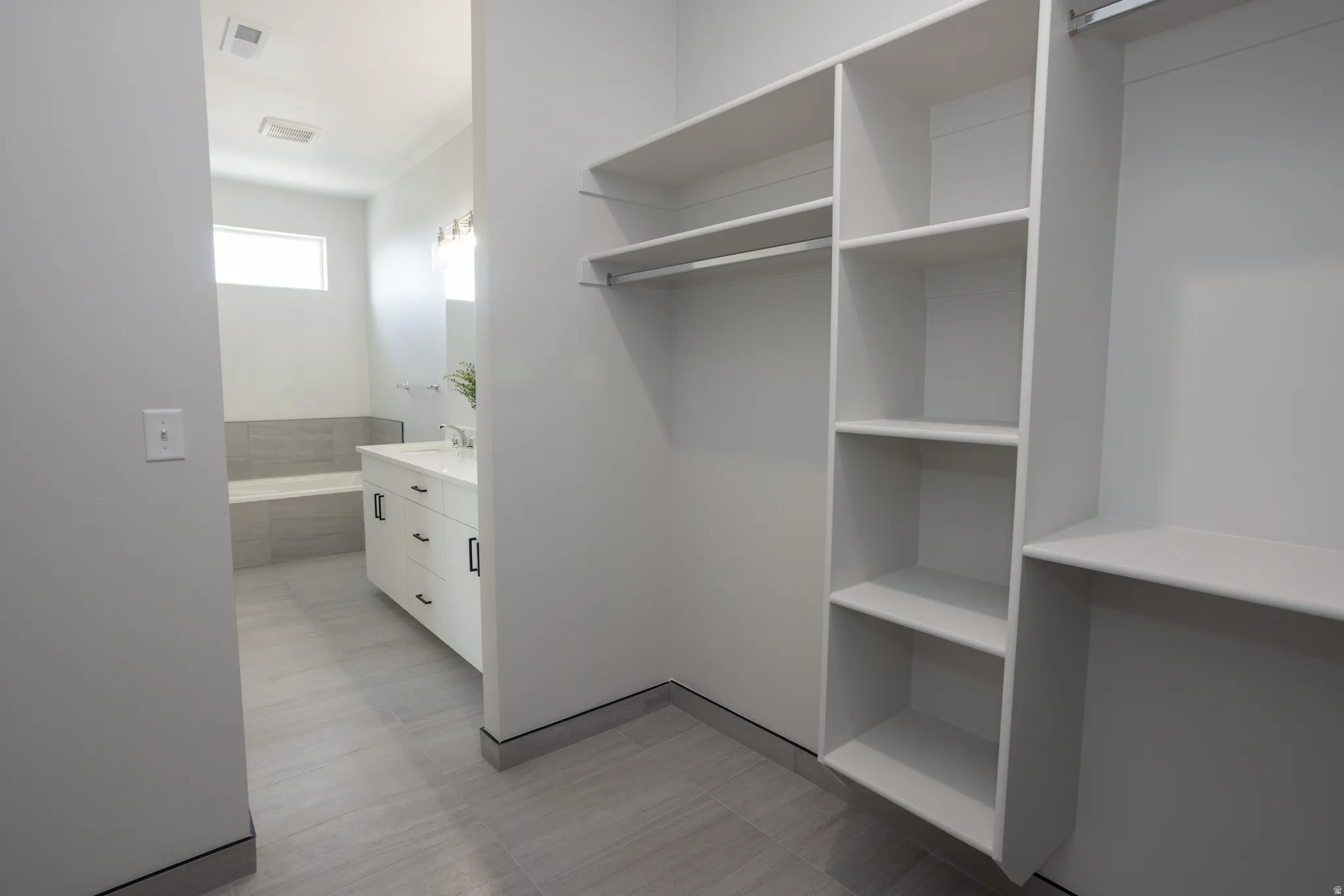 Master closet picture is from the Model. Interior floor plan may vary, same upgraded features