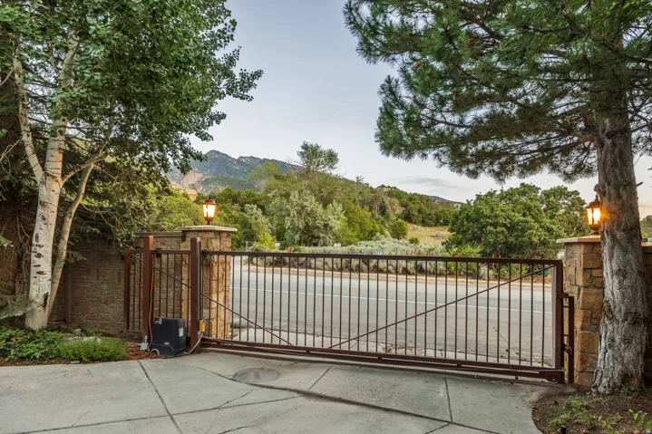 3467 E Danish Rd, Cottonwood Heights, Utah 84093