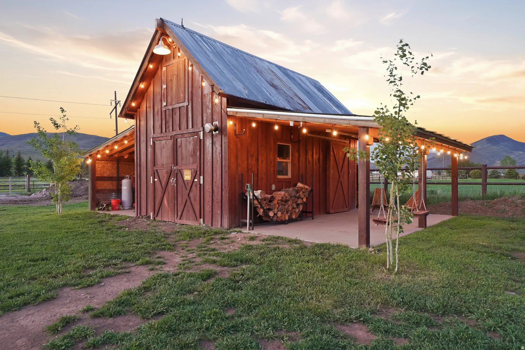 Outdoor structure