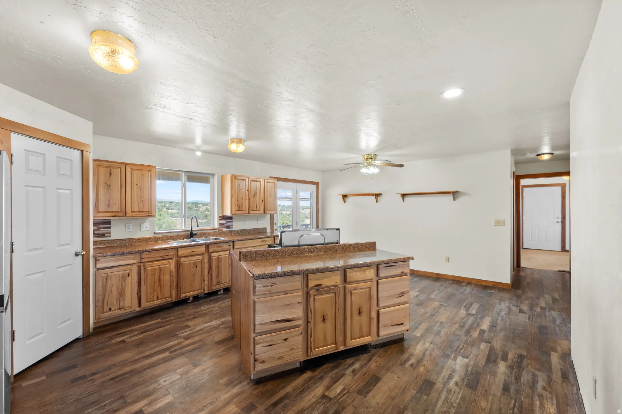 Big bright kitchen.