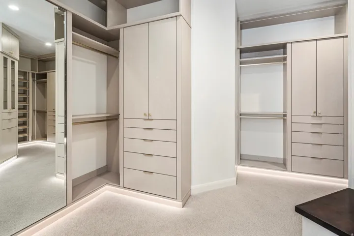 Walk in closet
