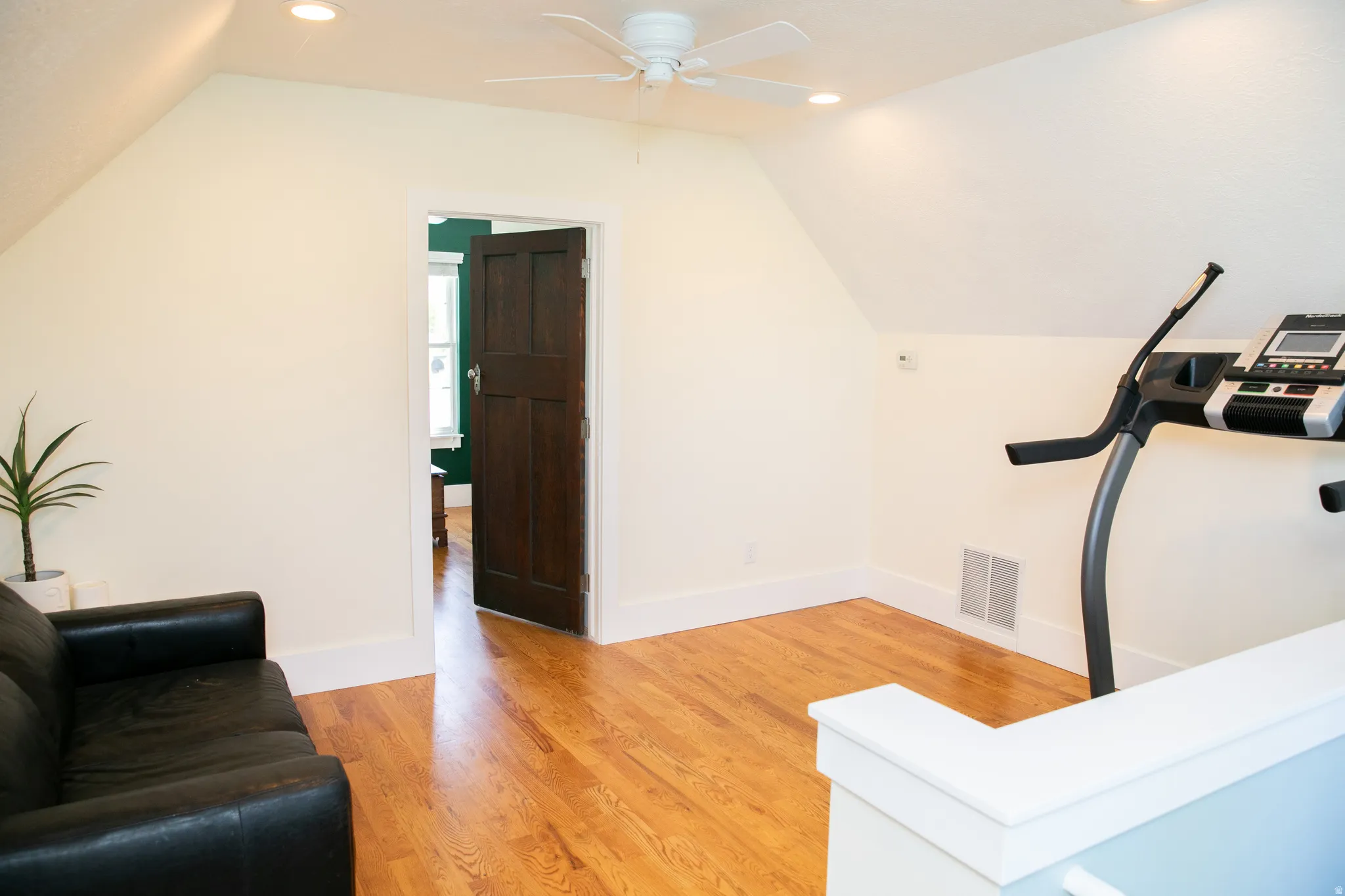 Flex room over garage
