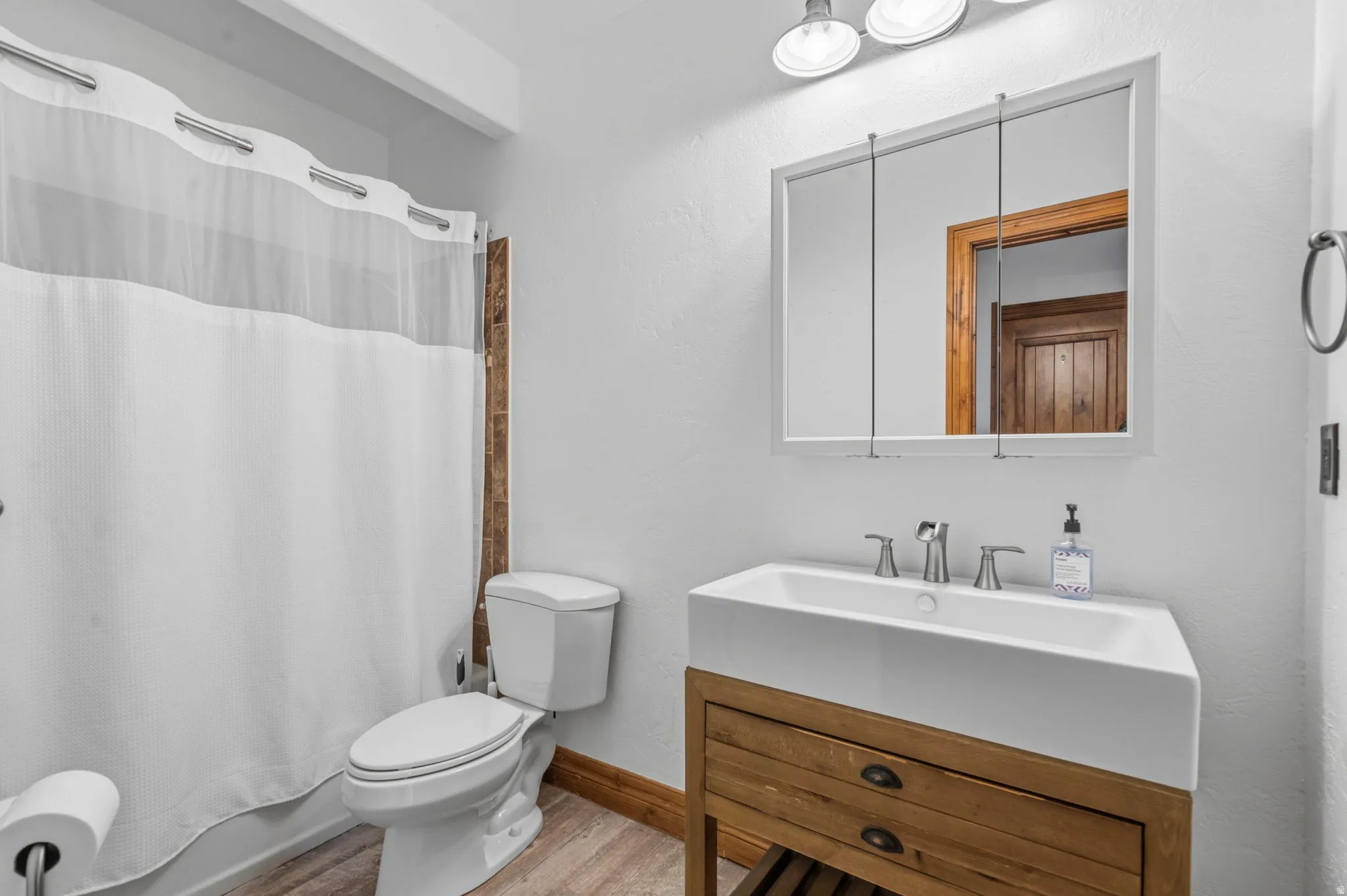 Basement full bathroom