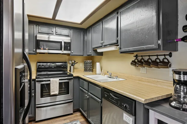 102 S Alpine Ln #b5, Brian Head, Utah 84719