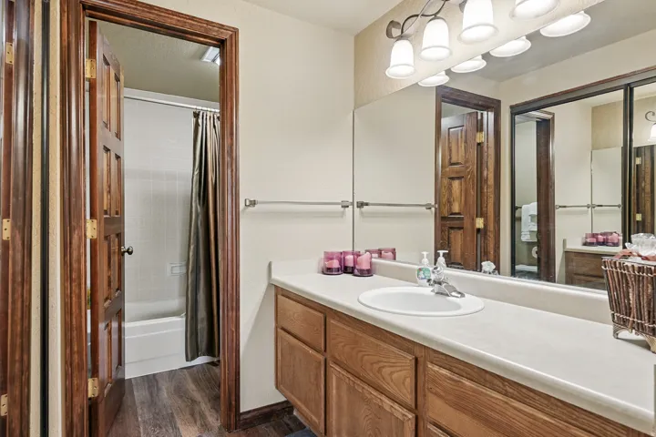 102 S Alpine Ln #b5, Brian Head, Utah 84719