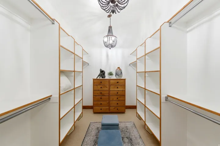 Walk in closet