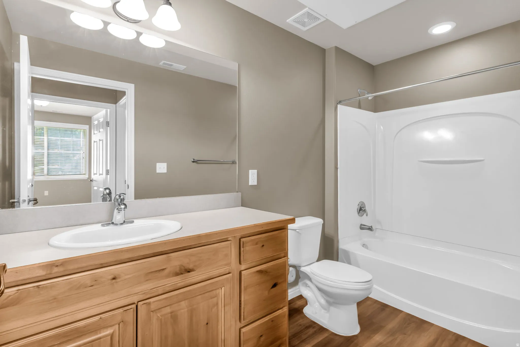 Full bathroom with convenient access for guests and secondary bedrooms.