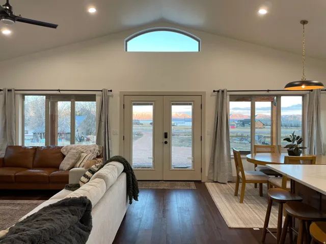 Vaulted ceiling with an arched transom window