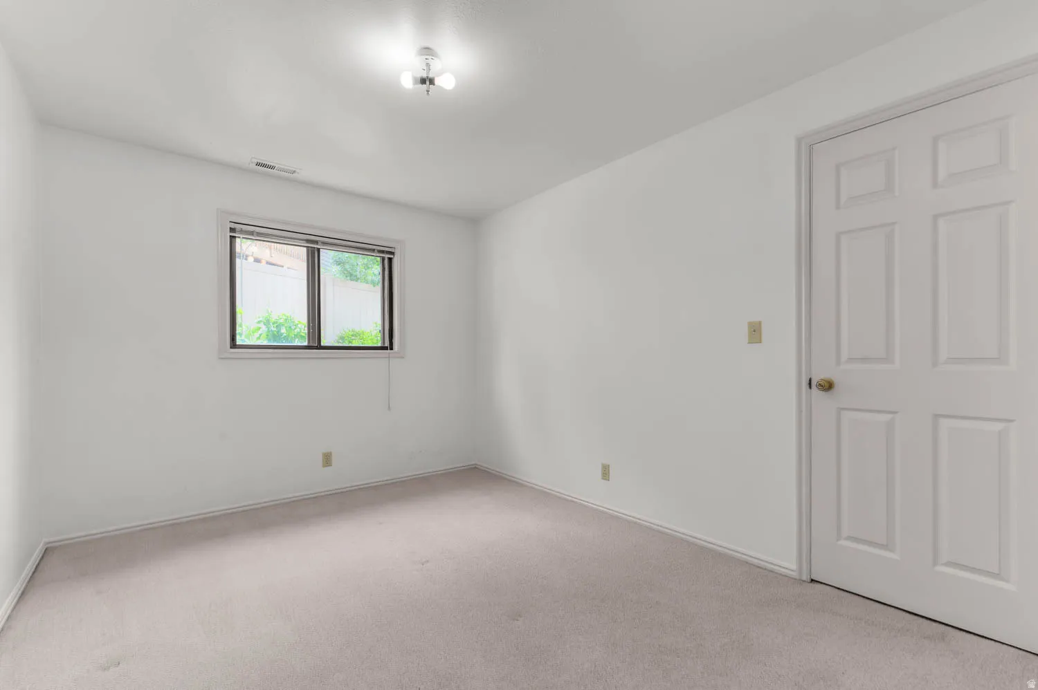 Lower level North bedroom