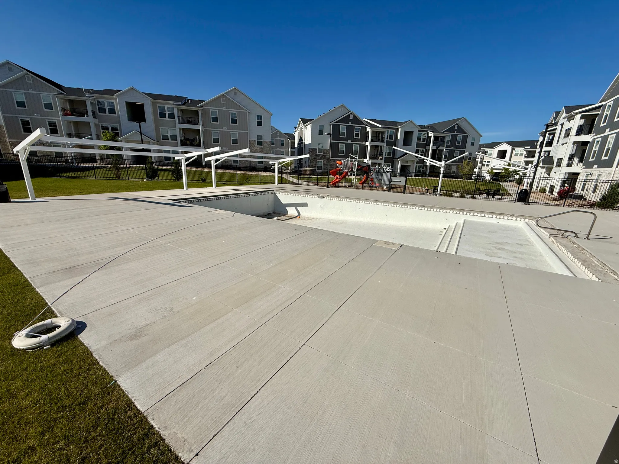 Community pool