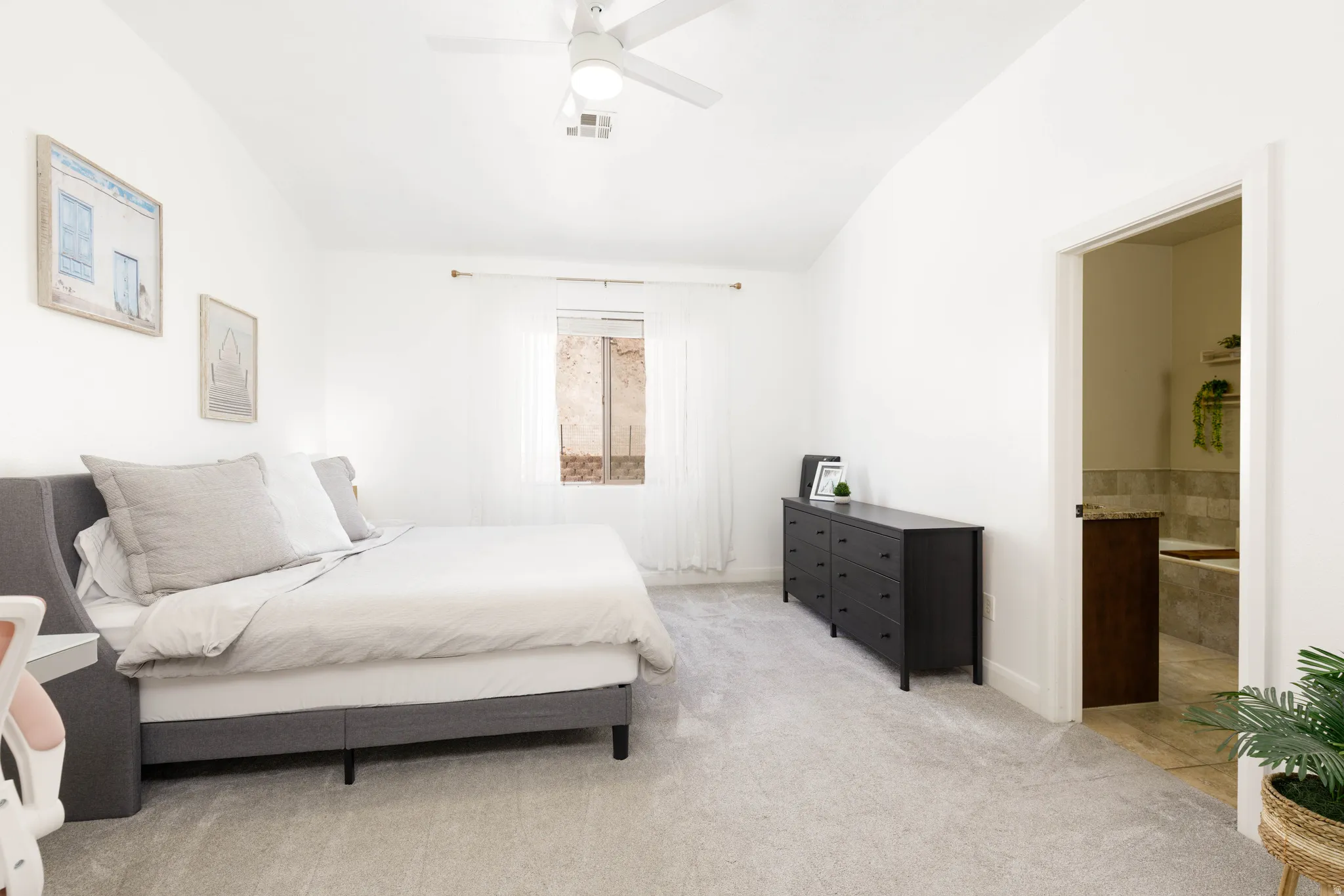 Spacious primary suite that is light and bright. Beautiful new carpet.
