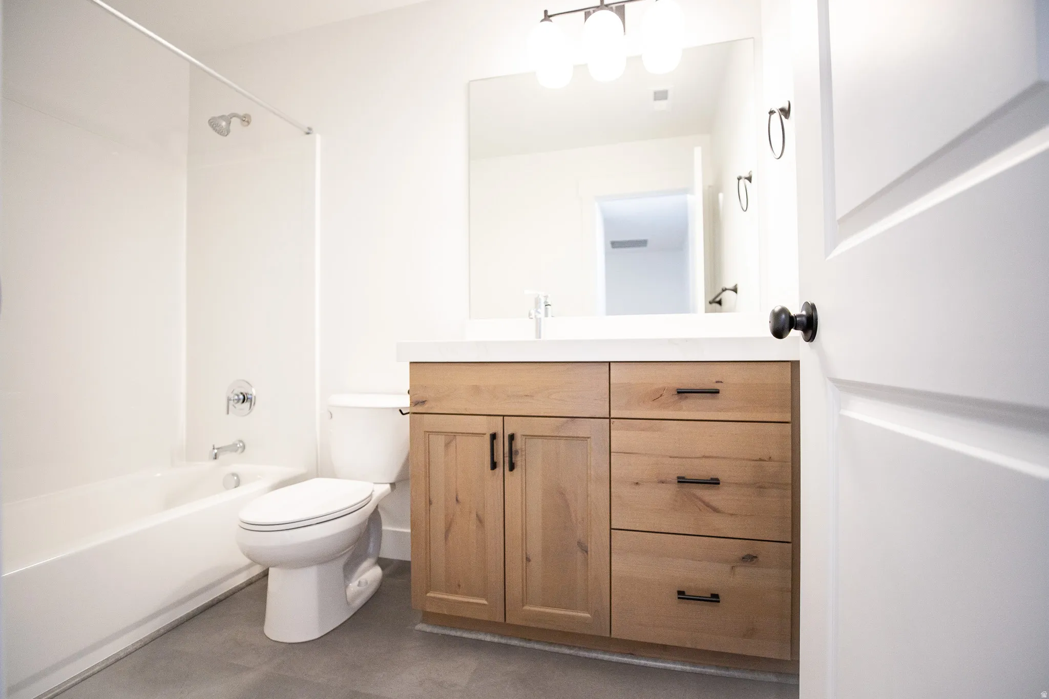 Full bathroom on the second floor