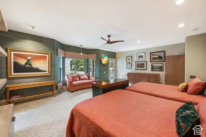 Very large primary bedroom